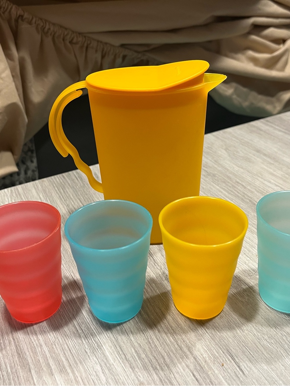 Tupperware Miniature Pitcher Cups Multicolor 300ml /10 Oz Plastic With Mini Cups